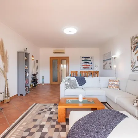 Dona Ana 77 By Destination Algarve Лагуш